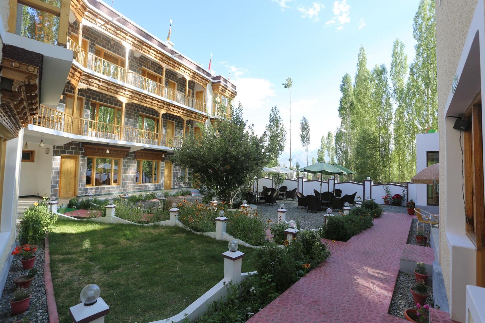 Hotel Lhalingkha レー エクステリア 写真
