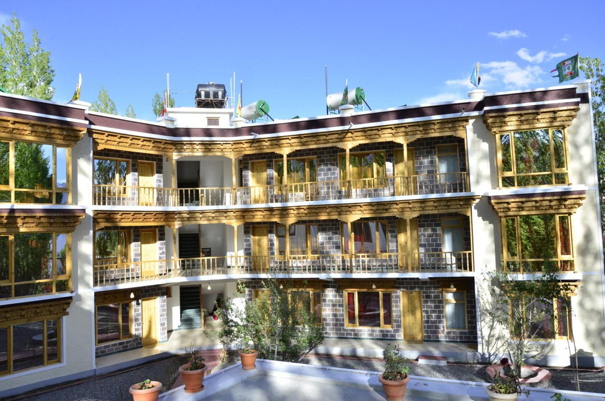Hotel Lhalingkha レー エクステリア 写真